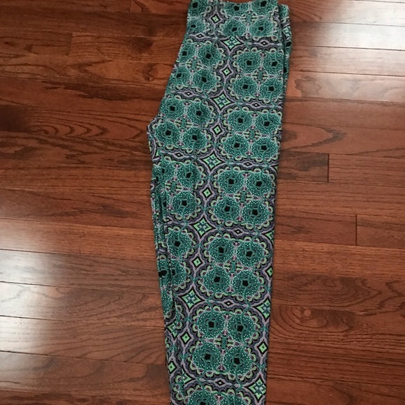 Never worn Lularoe Tc leggings - Picture 1 of 2